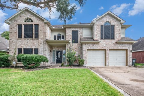 Photo of 1027 E Hampton Drive, Pearland, TX 77584 (MLS # 41325694)