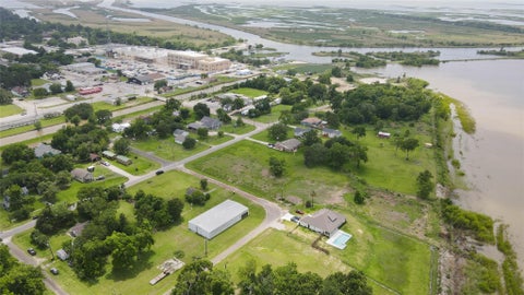 Vacant Land For Sale - LOT 2 Magnolia Avenue<br/> Anahuac, TX 77514