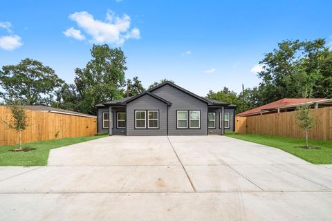 Photo of 5025 Rapido Road #A, Houston, TX 77033 (MLS # 63647213) Photo of 5025 Rapido Road #A, Houston, TX 77033 (MLS # 63647213)
