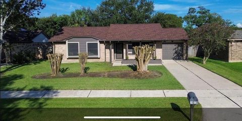 Photo of 1010 Dixie Drive, League City, TX 77573 (MLS # 32622282)