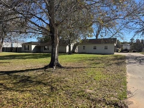 Photo of 2119 Walnut Street, Columbus, TX 78934 (MLS # 12971830)