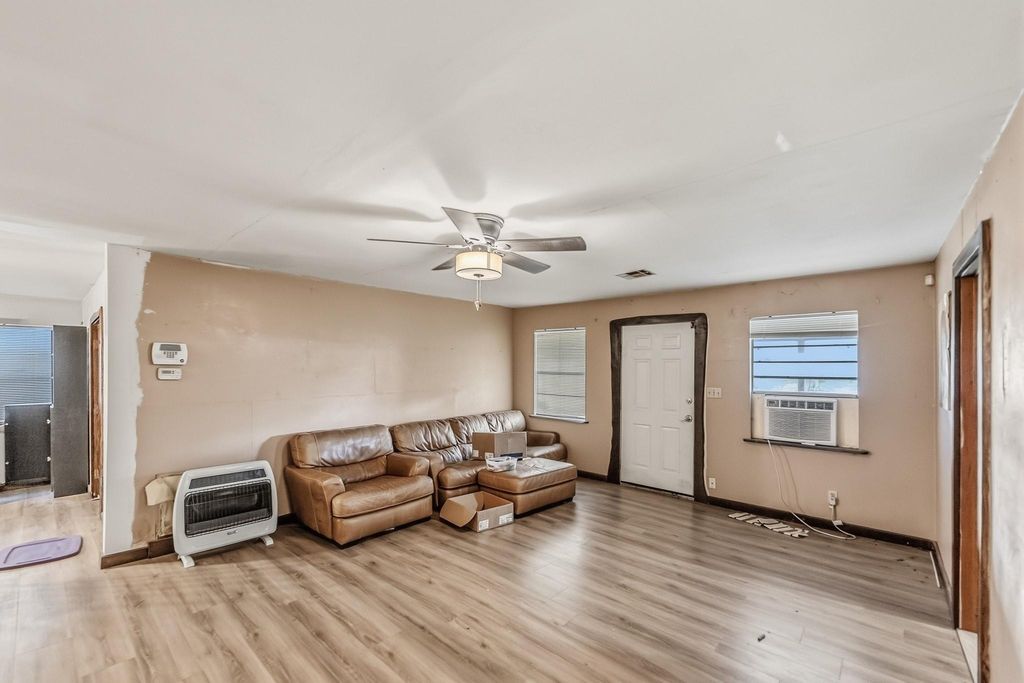 Photo of 894 Winding Creek Drive, Trinity, TX 75862 (MLS # 23437003)