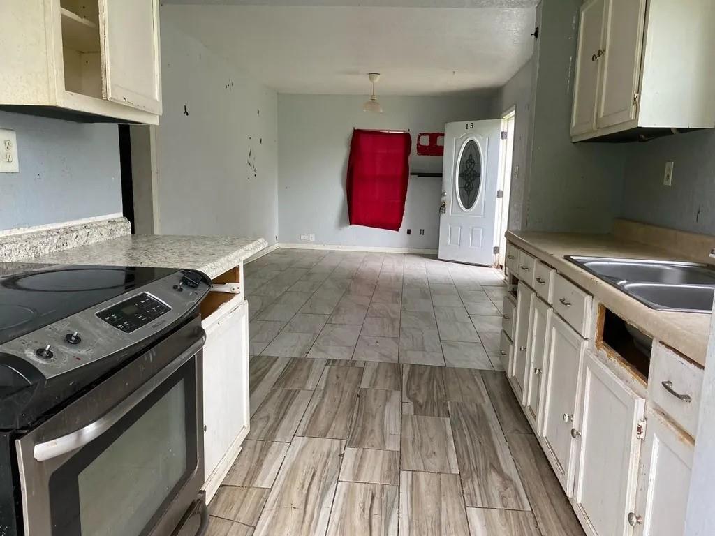 Photo of 13 4th Avenue N, Galveston, TX 77590 (MLS # 17349270)