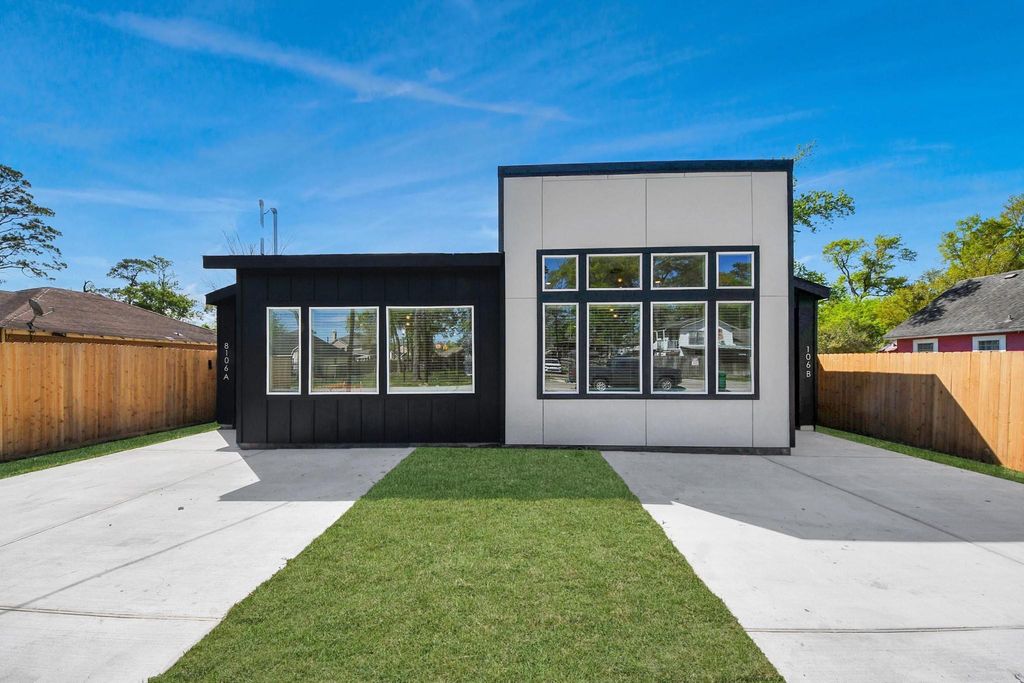 Photo of 8106 Locksley Street, Houston, TX 77078 (MLS # 14149064)