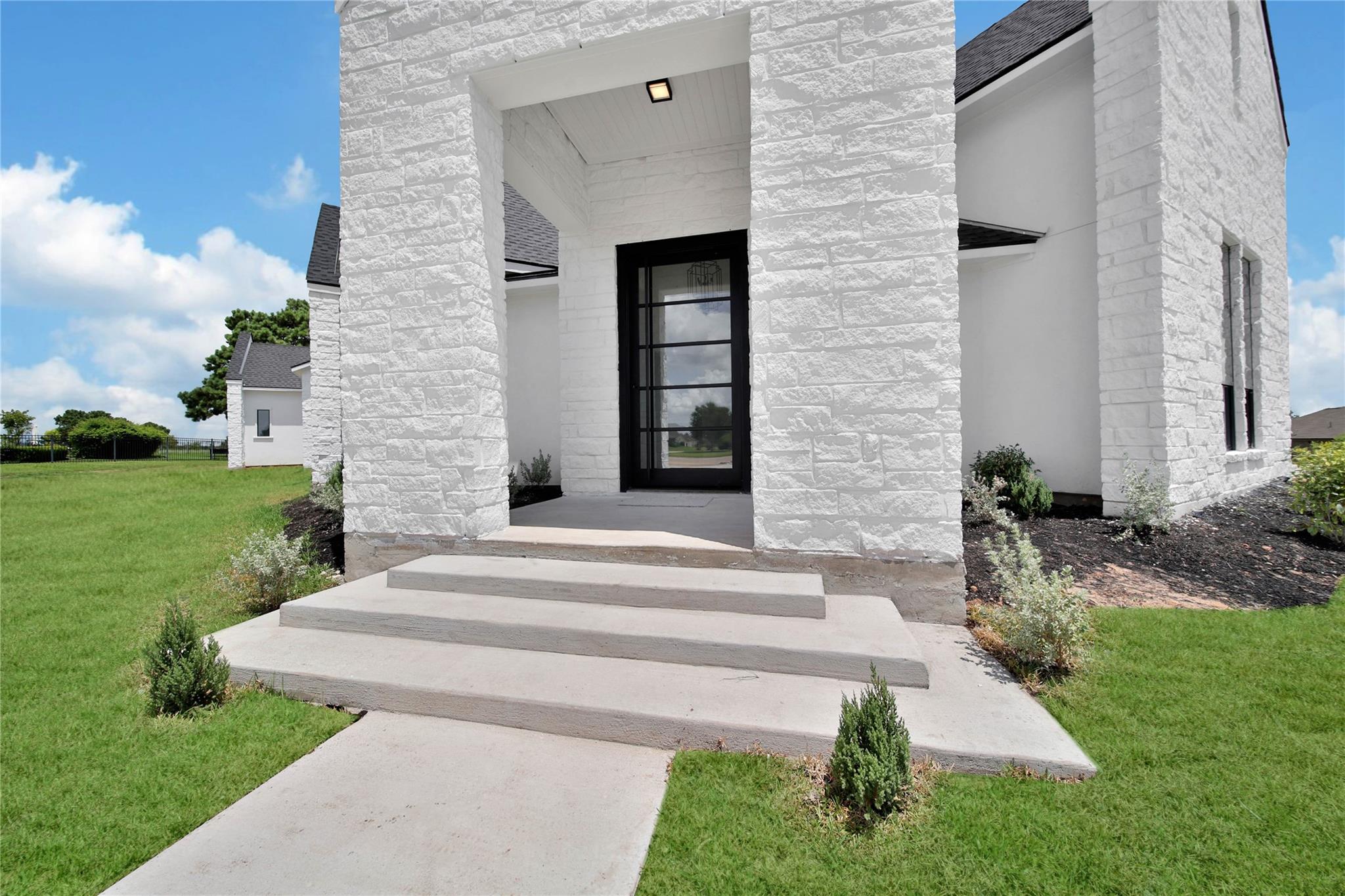 19006 Grandview Court