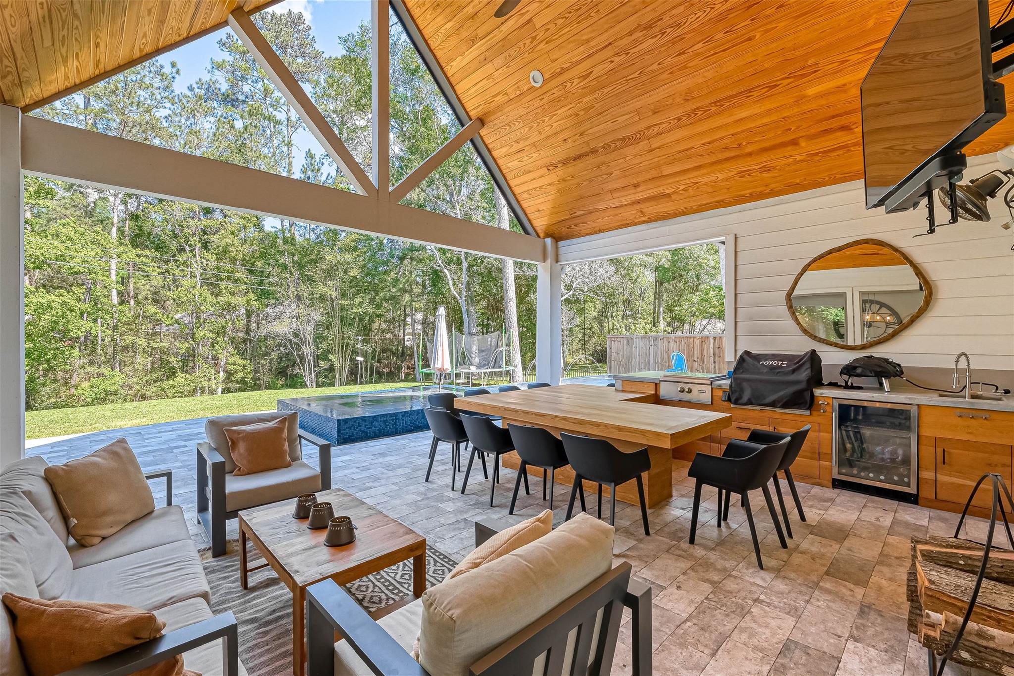 2407 Chantilly Lane Lane
