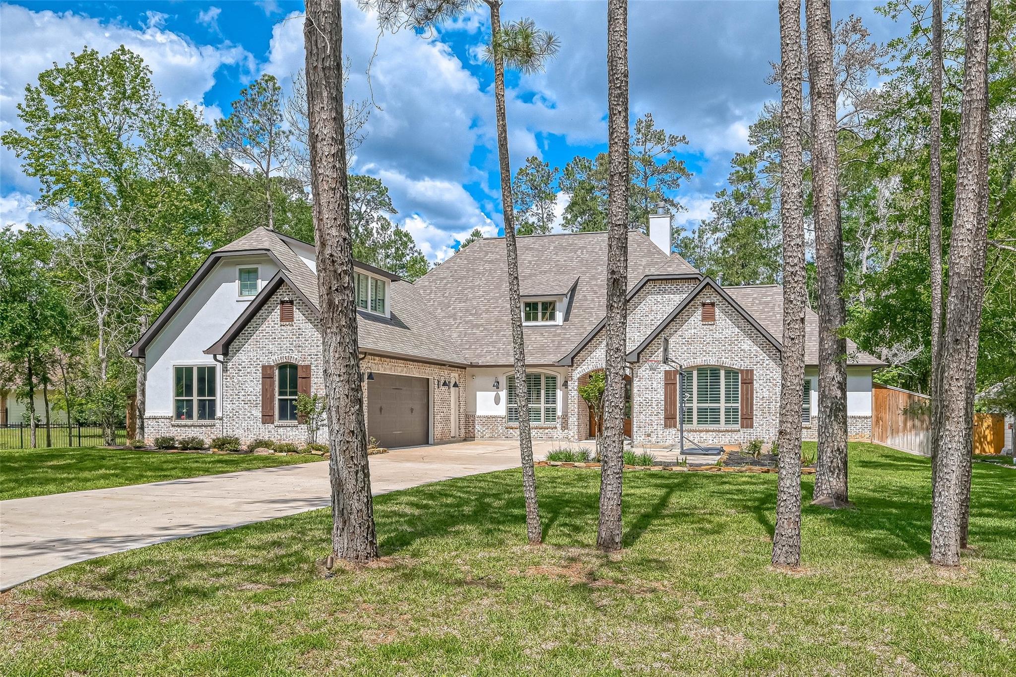 2407 Chantilly Lane Lane