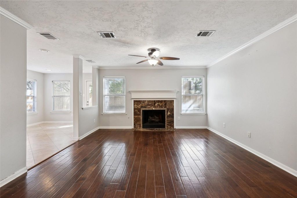 Photo of 10 Eastwood Place, The Woodlands, TX 77382 (MLS # 47026803)