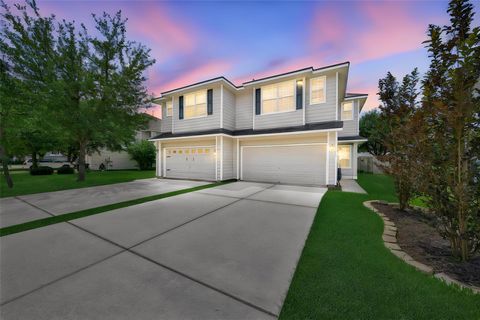 Photo of 483 Folk Crest Lane, Dickinson, TX 77539 (MLS # 8842915)