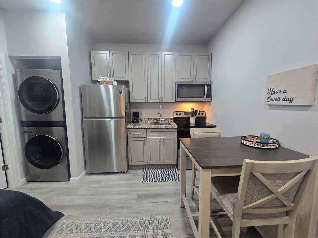Photo of 805 Avenue K #D, Galveston, TX 77550 (MLS # 8397330)