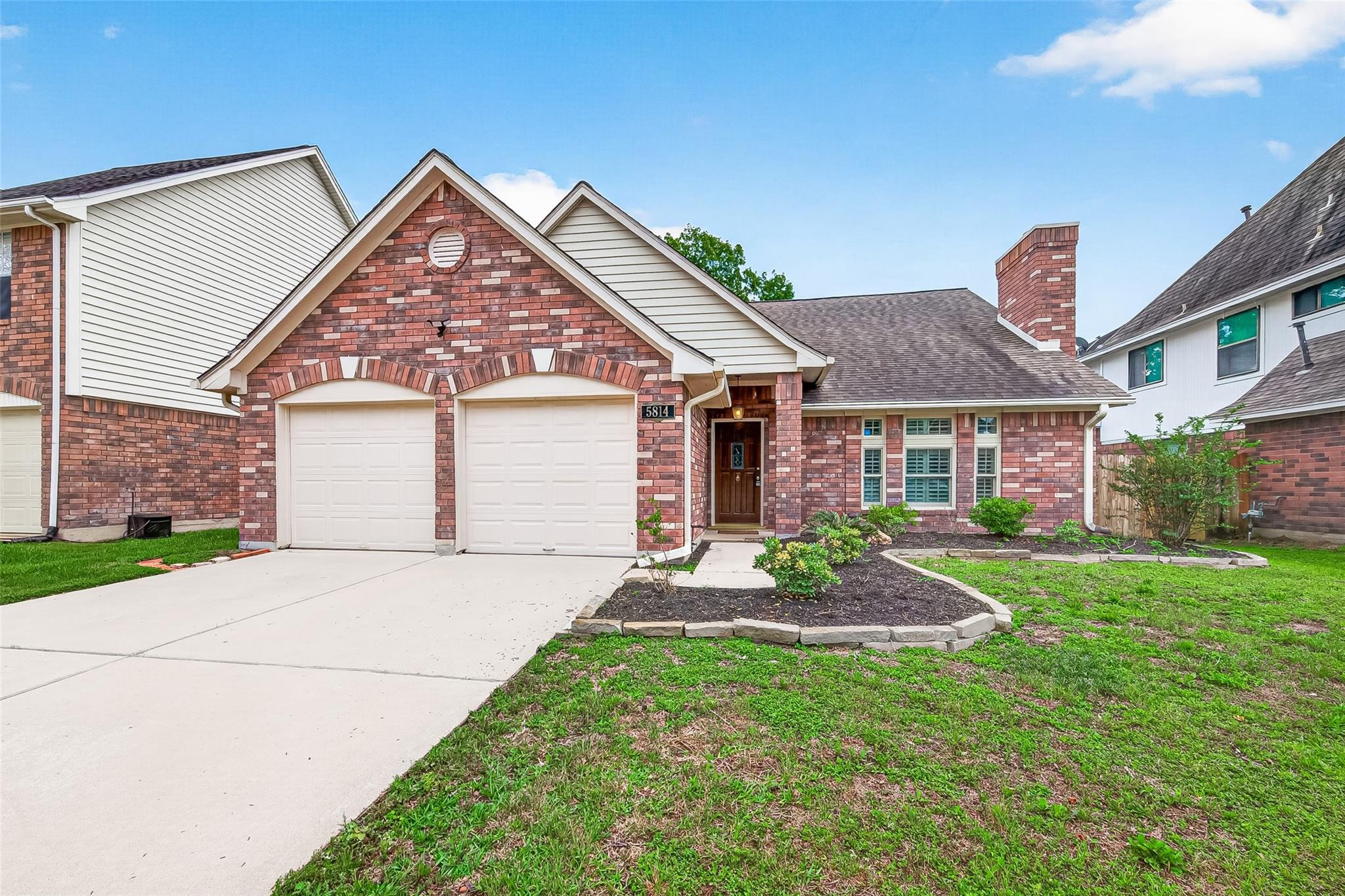 5814 N Magazine Circle