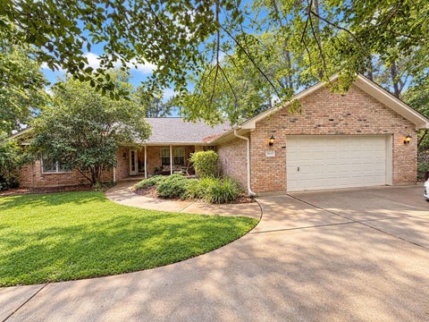 Photo of 1600 Carriage Run W, Conroe, TX 77384 (MLS # 73147165)