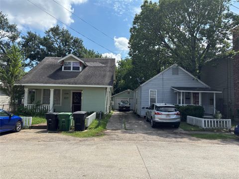 Photo of 1320 Alexander Street, Houston, TX 77008 (MLS # 51580799)