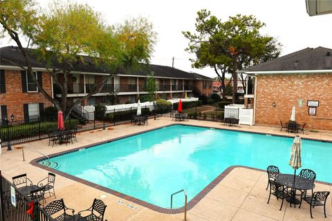 Photo of 14333 Memorial Drive #29, Houston, TX 77079 (MLS # 11995548)