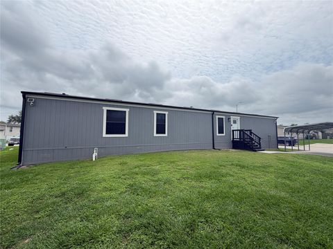 Photo of 327 Green Oak Drive, Manvel, TX 77578 (MLS # 51504324)