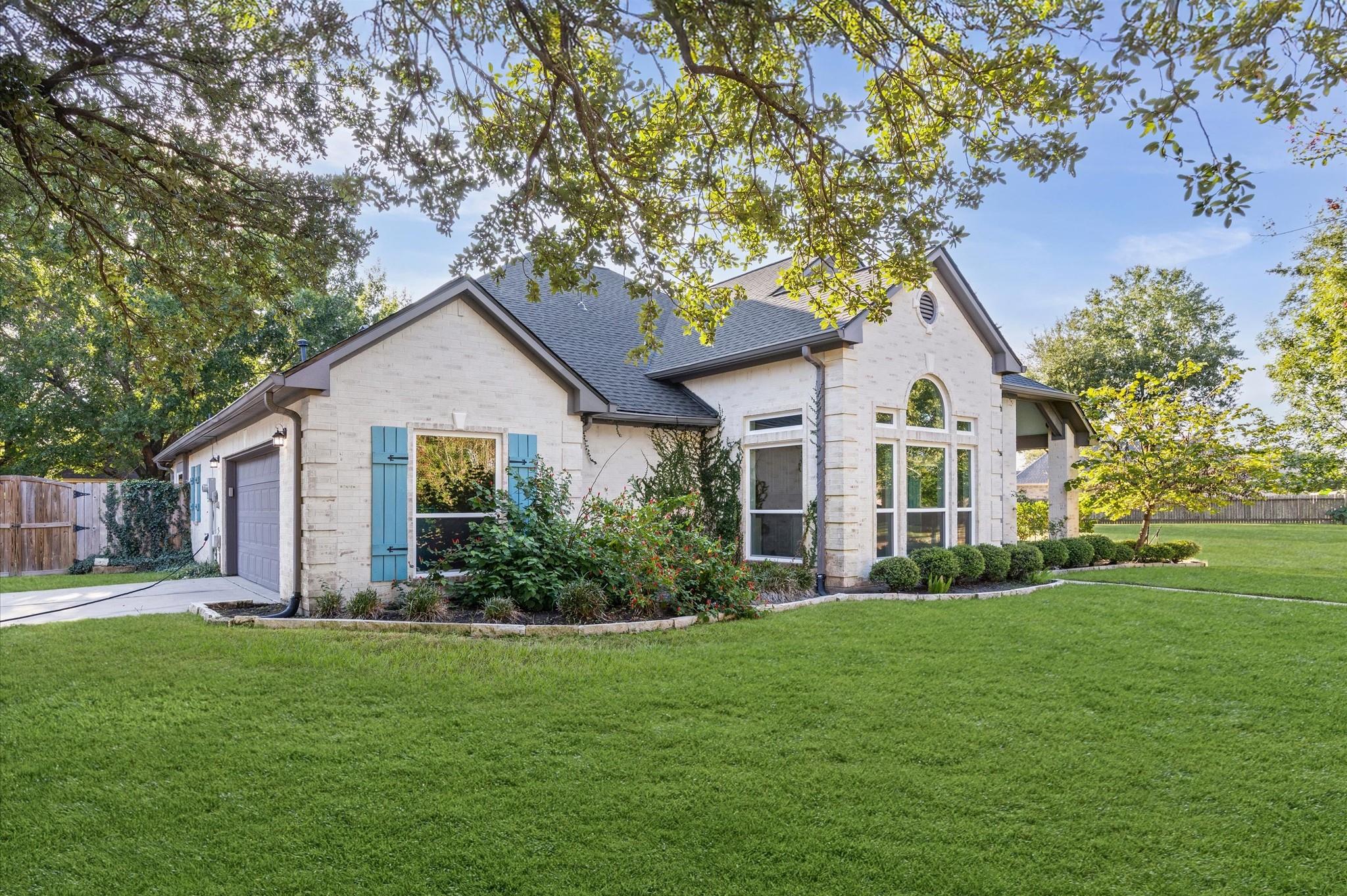7288 Lakeshore Court
