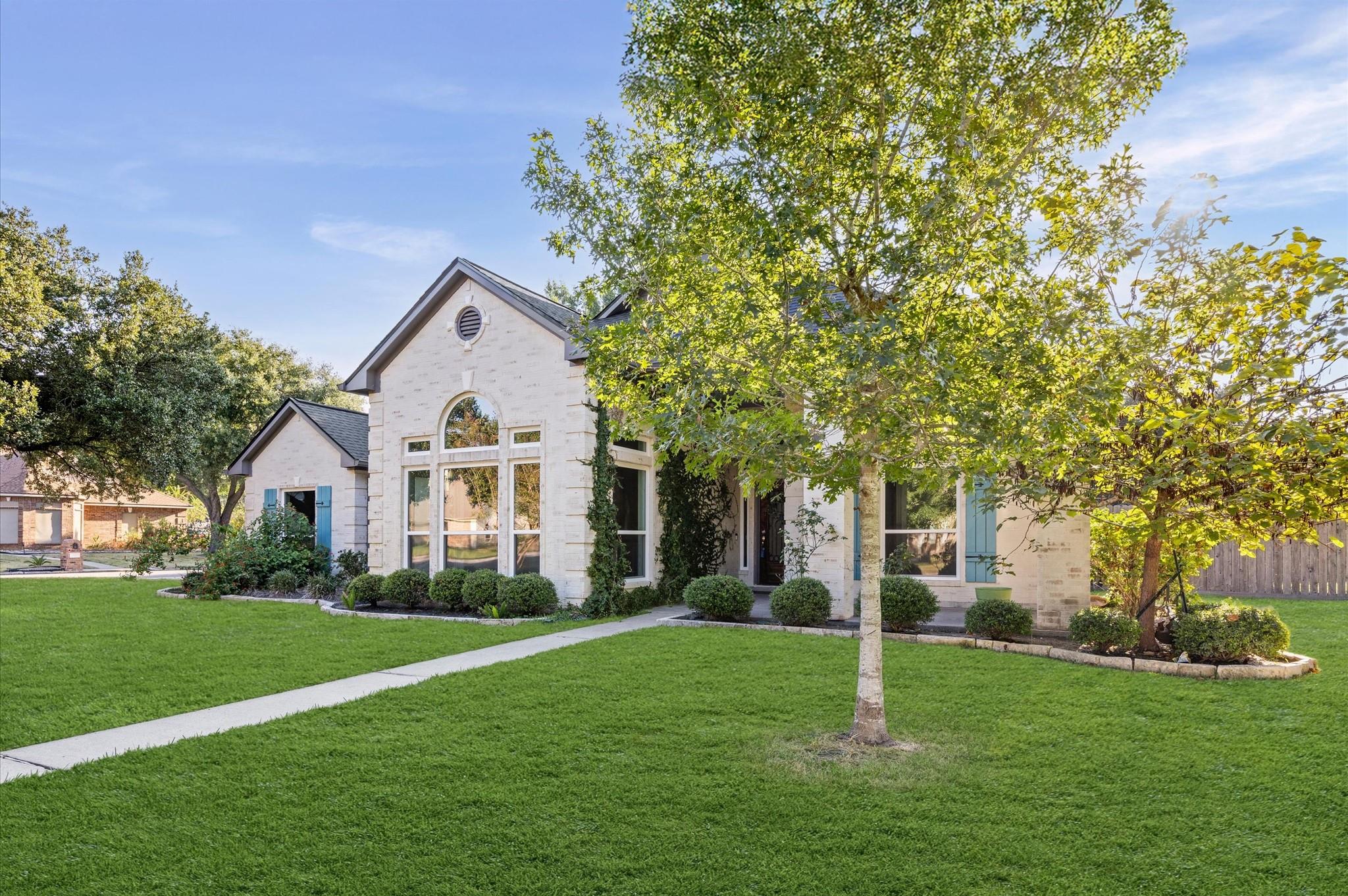 7288 Lakeshore Court