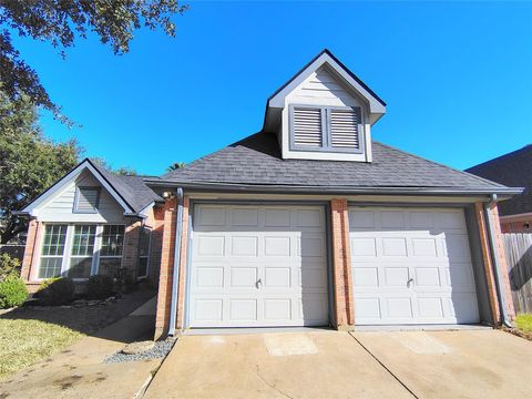 Photo of 4403 Waterfall Way, Sugar Land, TX 77479 (MLS # 42817279)