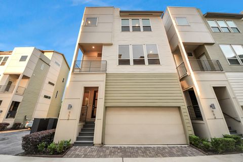 952 W 18th Street Houston TX 77008