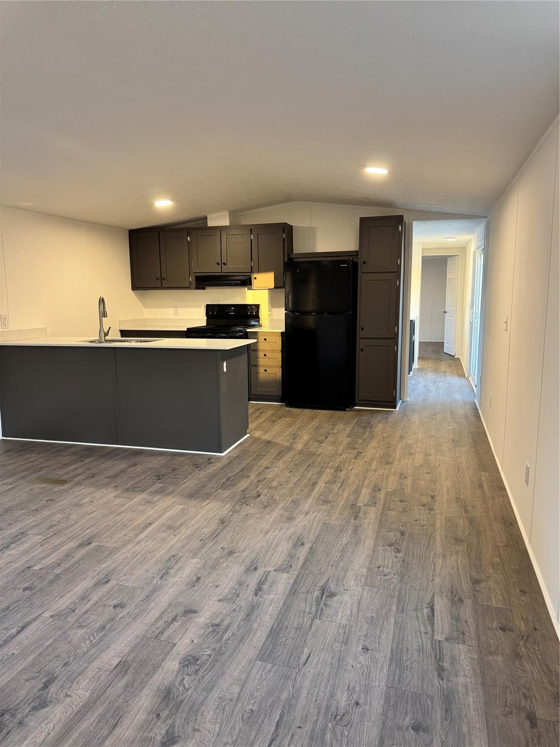 409 W Harris Avenue