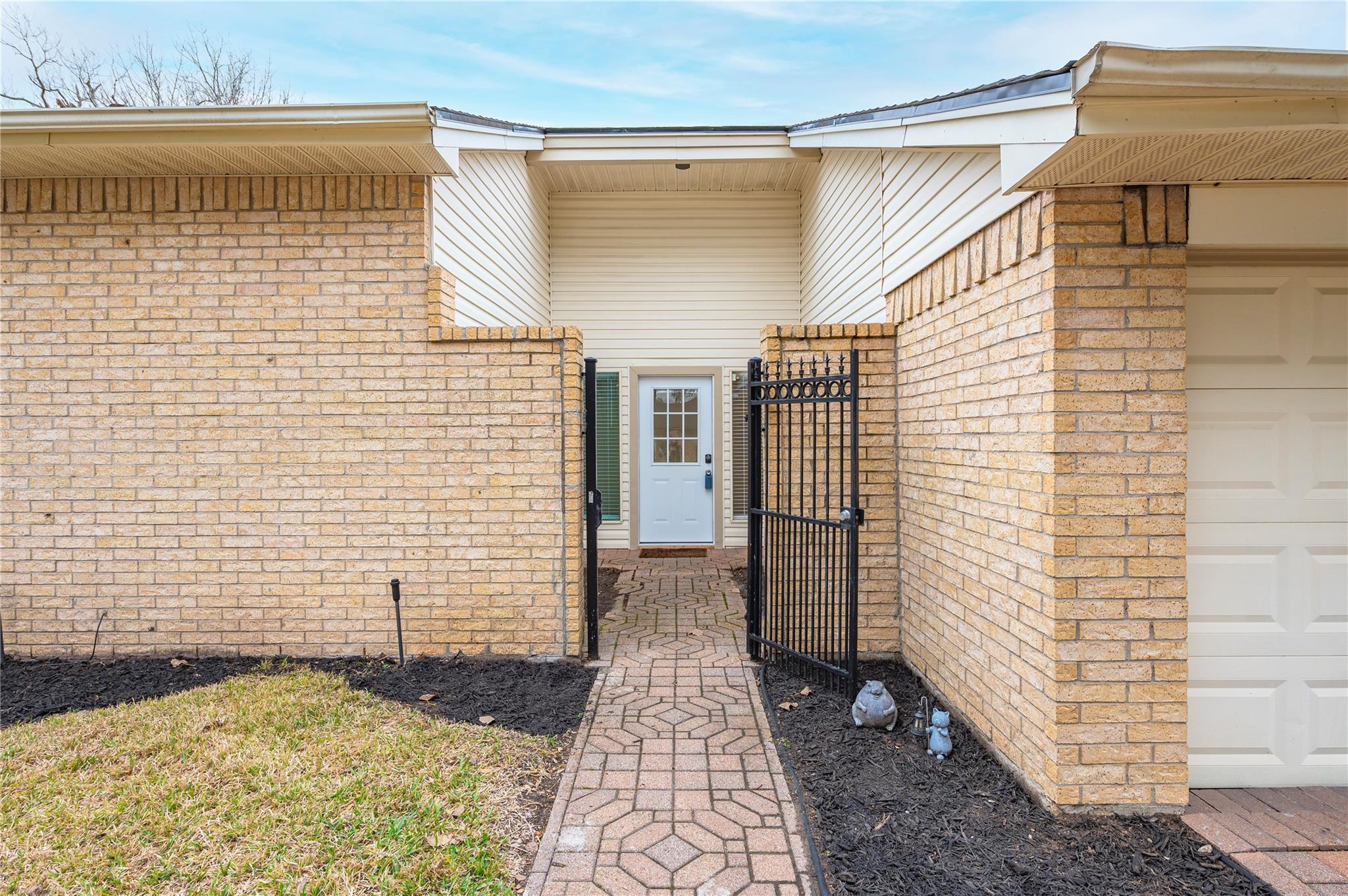 2506 Bisontine Street