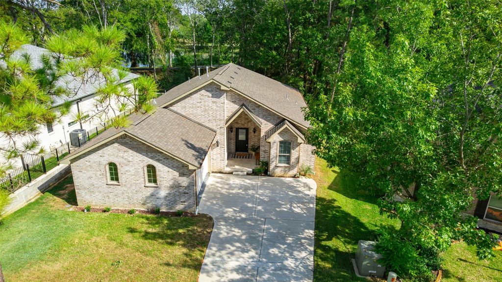 Photo of 237 Camden Hills Drive, Montgomery, TX 77356 (MLS # 82432795)