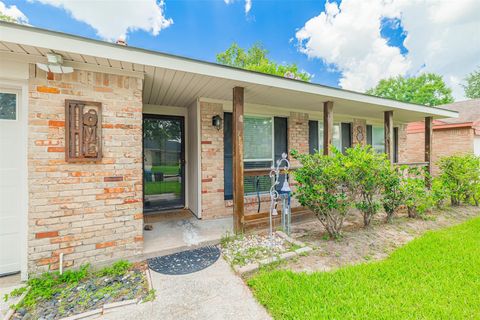 Photo of 9418 Beverlyhill Street, Houston, TX 77063 (MLS # 50864460)