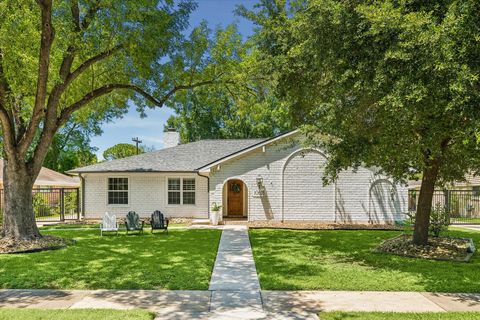Photo of 10618 Bordley Drive, Houston, TX 77042 (MLS # 41976263)