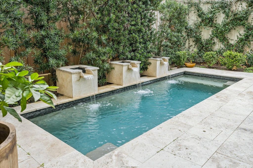 Photo of 2411 Rosamond Street #A, Houston, TX 77098 (MLS # 75134572)