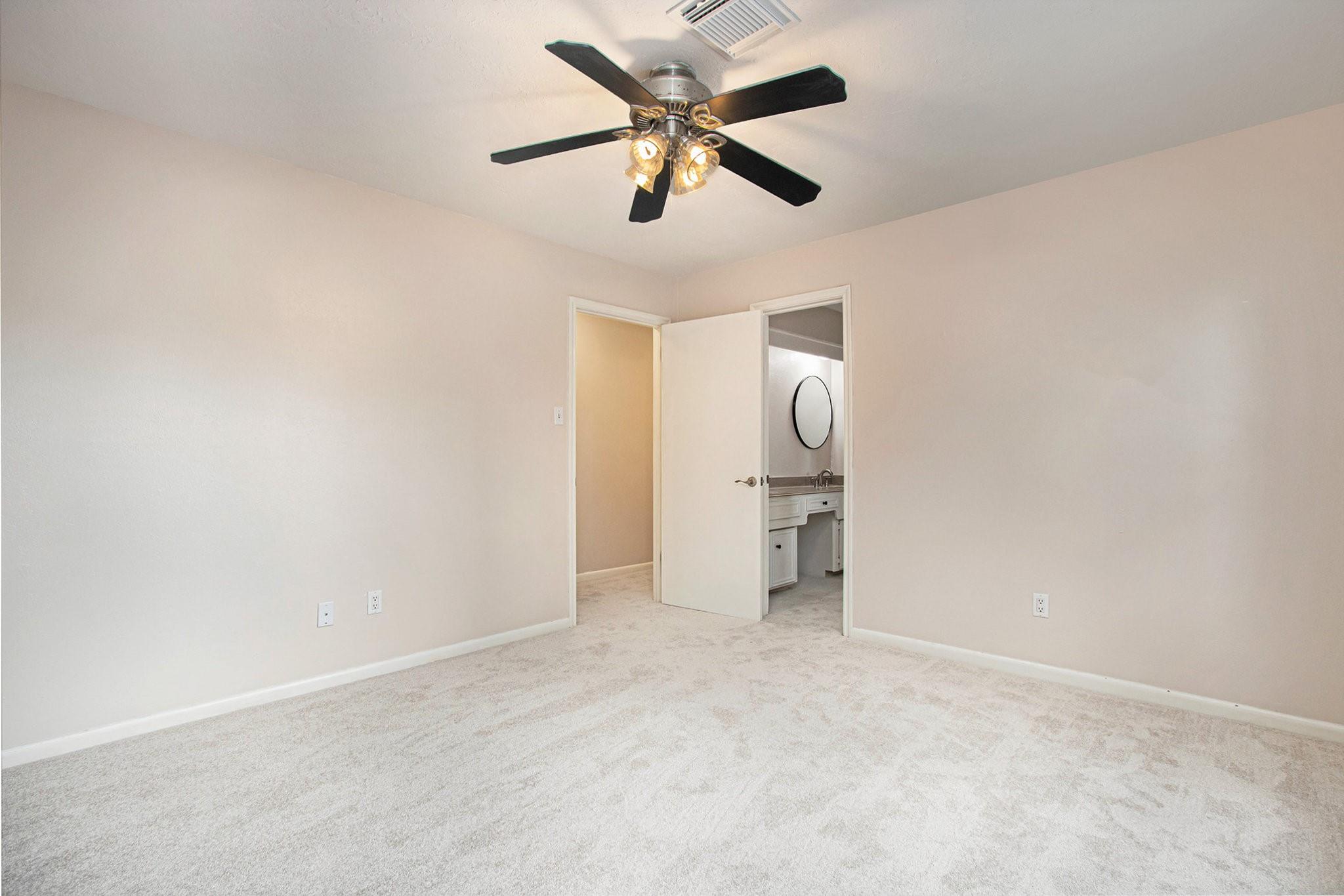 Houston, Texas 77070, United States, 5 Bedrooms Bedrooms, ,4 BathroomsBathrooms,Residential,Active,220453