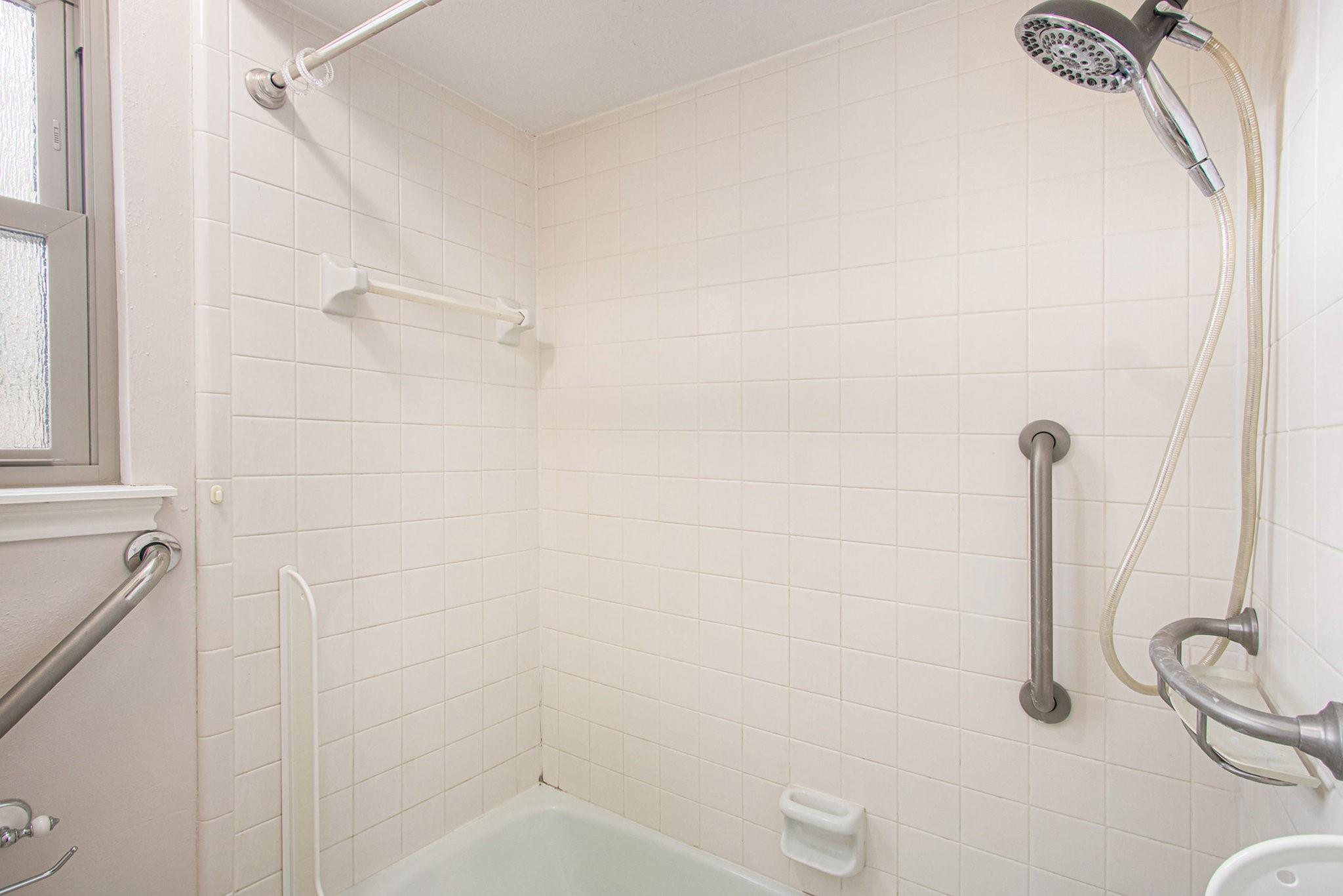 Houston, Texas 77070, United States, 5 Bedrooms Bedrooms, ,4 BathroomsBathrooms,Residential,Active,220453