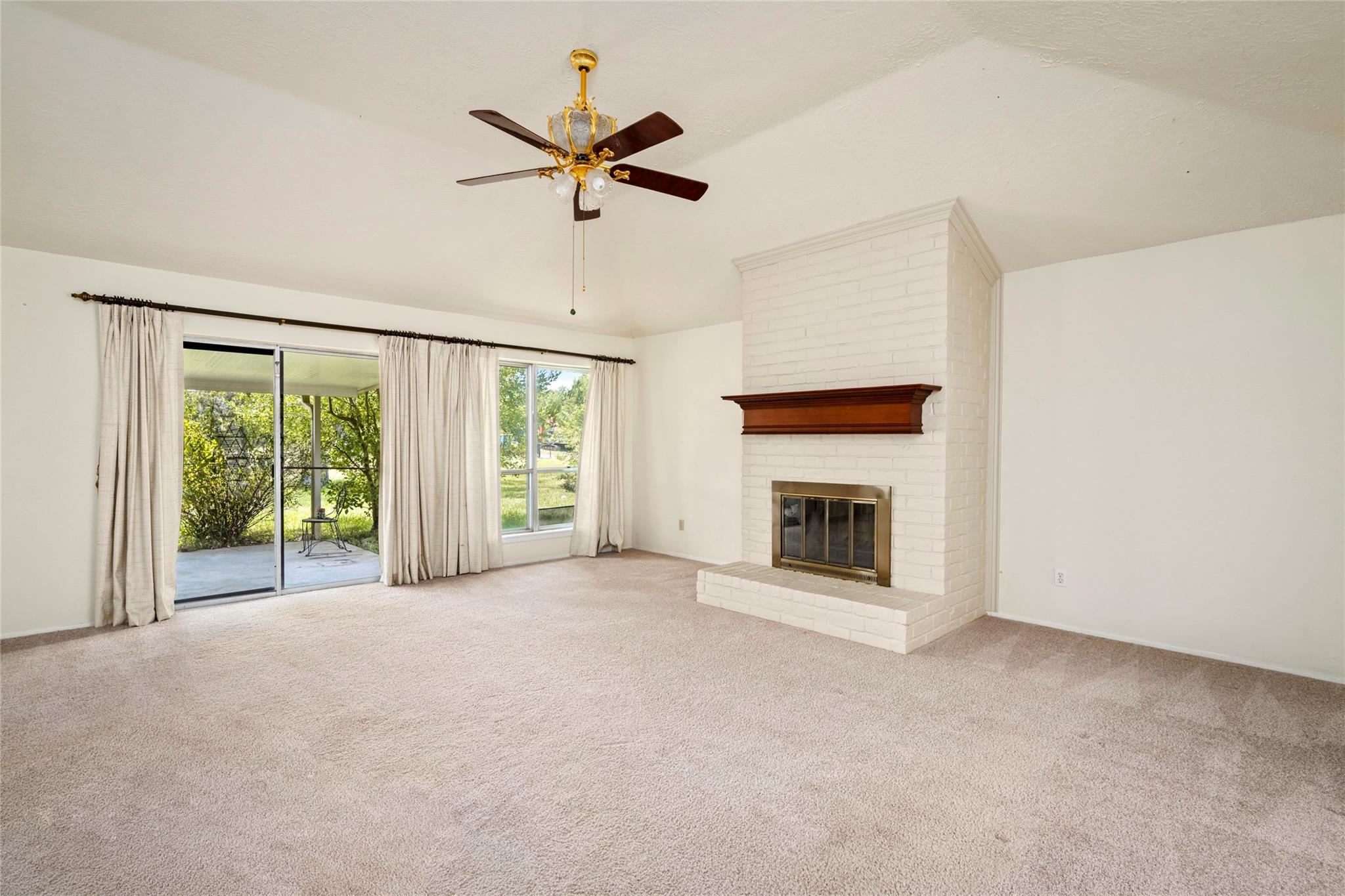 422 W Castle Harbour Drive