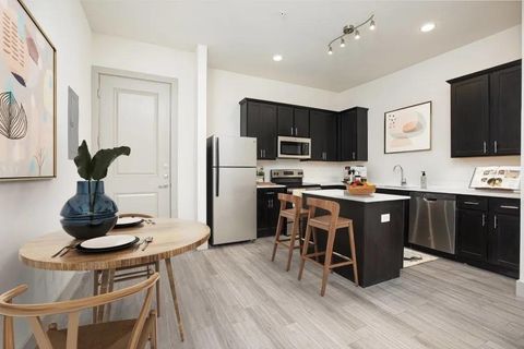 Photo of 4509 Mount Vernon Street #4, Houston, TX 77006 (MLS # 46322454)