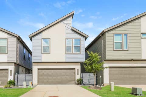 Photo of 18306 W Centro Circle, Shenandoah, TX 77385 (MLS # 45987039)