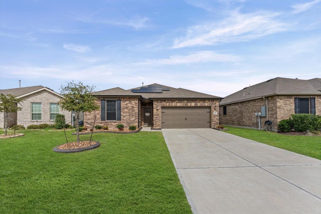 Photo of 305 Paso Fino Drive, Alvin, TX 77511 (MLS # 34697443)