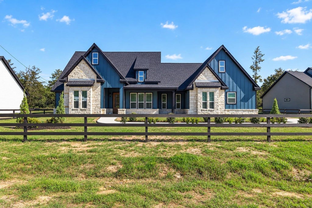 Photo of 160 County Road 37301, Splendora, TX 77372 (MLS # 46657014)