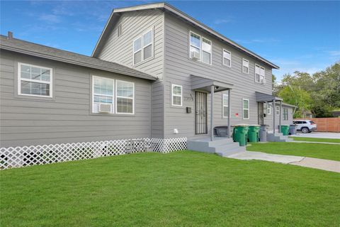 Photo of 2311 N Louis Street, Victoria, TX 77901 (MLS # 37643744)