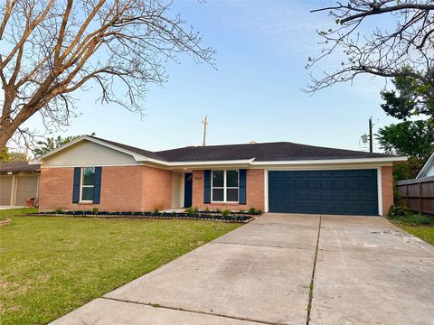 Photo of 9539 Beverlyhill Street, Houston, TX 77063 (MLS # 34731540)