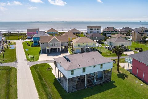 Photo of 2297 Martinique, Crystal Beach, TX 77650 (MLS # 33162665)