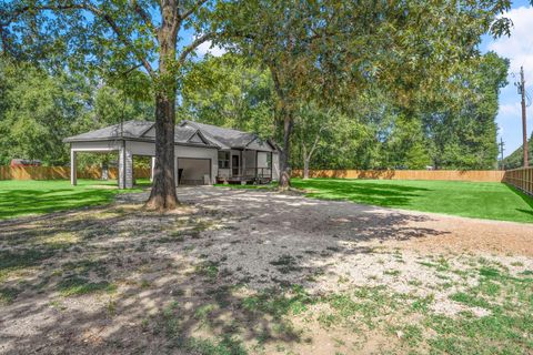 Photo of 557 Star Dust Drive, Livingston, TX 77351 (MLS # 95038469)