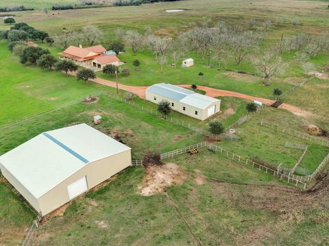 Mobile Home For Sale - 198 County Road 310<br/> Lavaca County, Yoakum, TX 77995