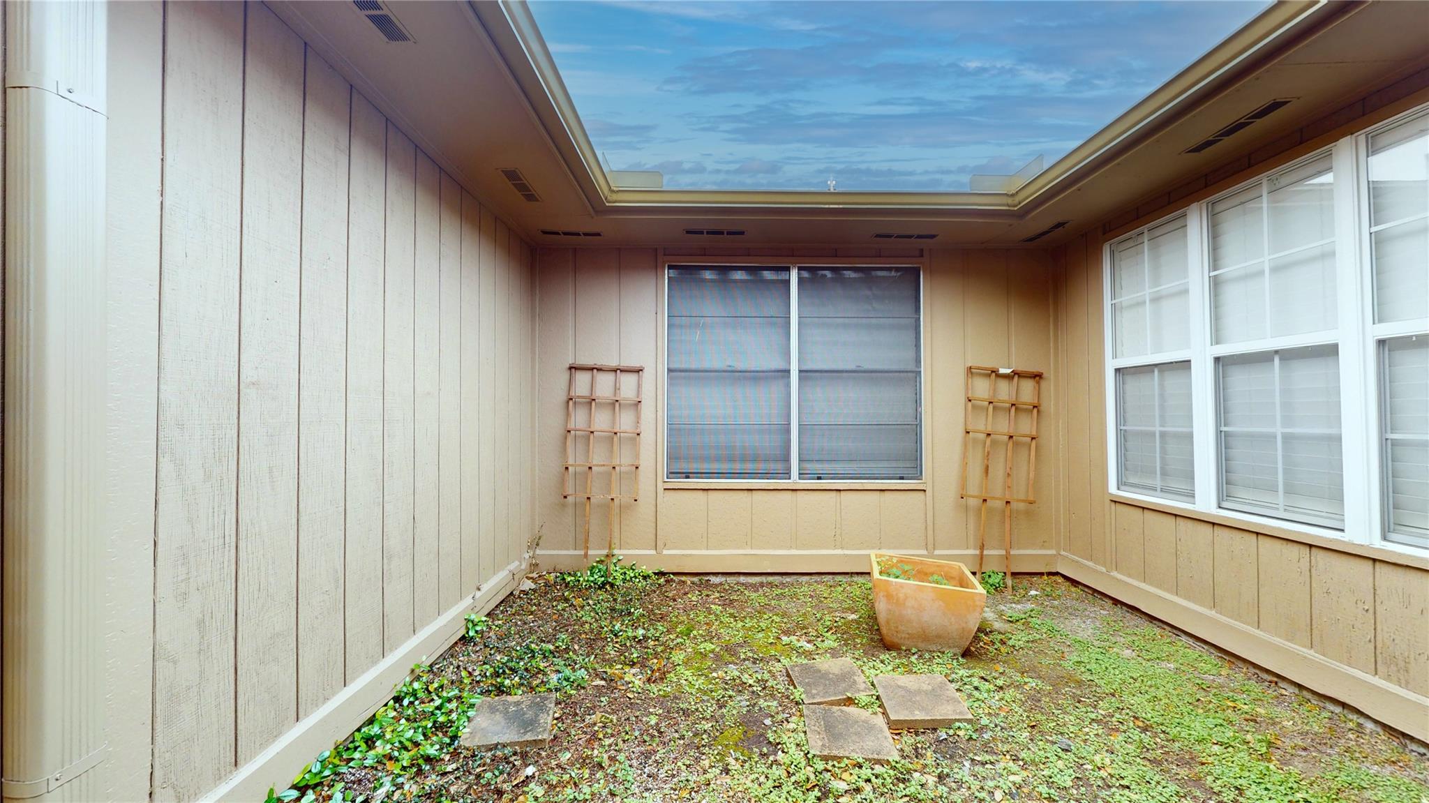 1022 Manorglen Drive