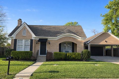 Photo of 403 4th Street, Humble, TX 77338 (MLS # 5431421)