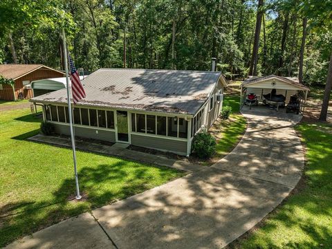 Photo of 460 Timberlane Loop, Hemphill, TX 75948 (MLS # 34619968)