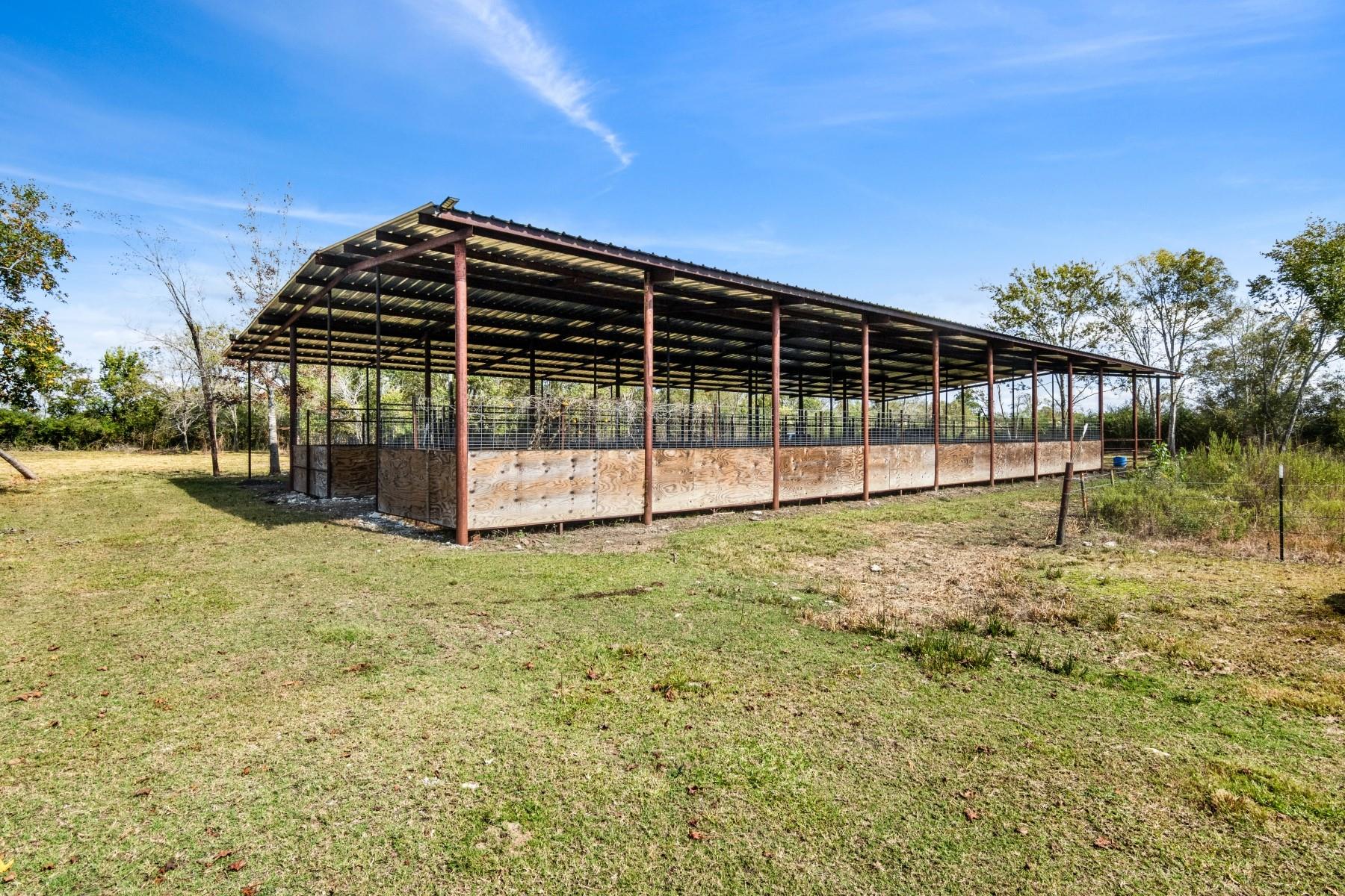 695 Private Road 489