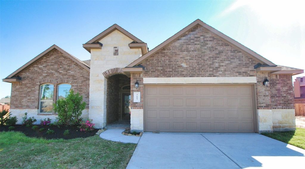 Photo of 5607 S Denham Ridge Lane, Spring, TX 77389 (MLS # 49843354)