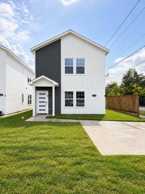 Photo of 7502 Laura Koppe Road #B, Houston, TX 77028 (MLS # 37815232)