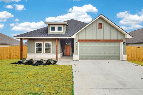 Homes For Sale - 125 Turnrow Cove<br/> Snook, TX 77878