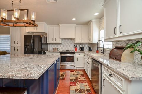 Photo of 835 Tropicana Boulevard, East Bernard, TX 77435 (MLS # 51359525)