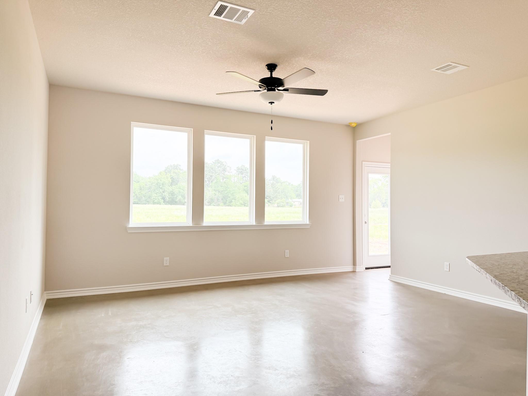 879 Pineview Circle